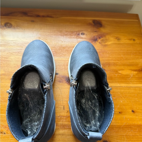 Women's Blue Journee Penelope Wedge Sneakers.  9.5 - Picture 13 of 15